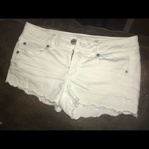 American Eagle white shorts